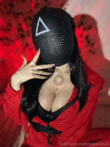 Let s play dm me 20 likes and i ll post a photo in lingerie