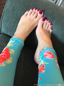 Post gym hair and tired sweaty feet someone s gotta rub them for me part 5