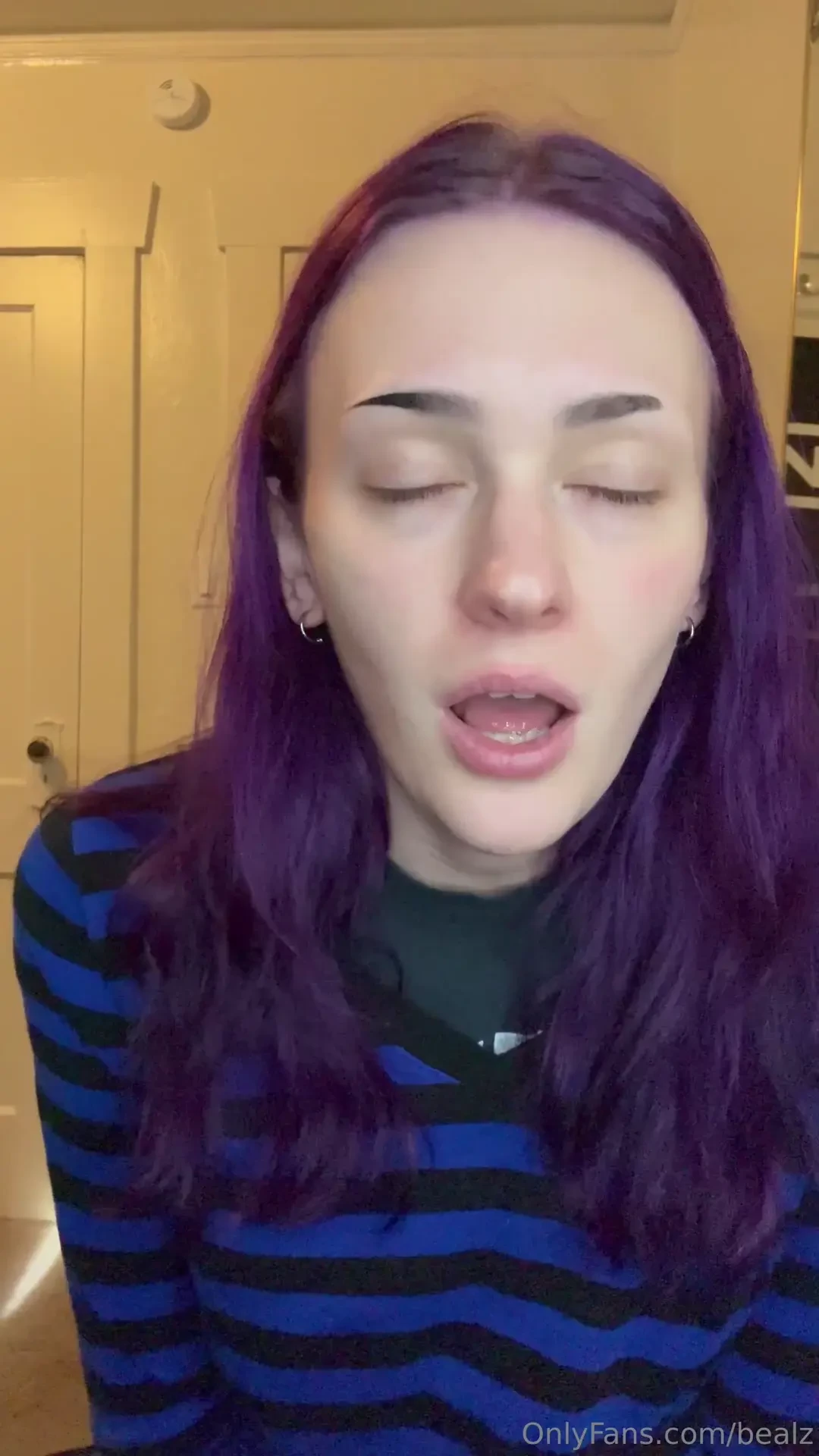 Got suddenly horny during my makeup excuse my half an eyebrow on one part 1 