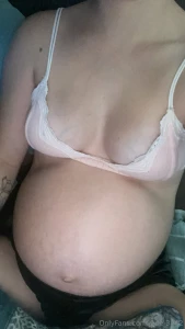 31 weeks pregnant my body is so sore tip this hot momma i need a