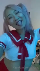 Something wrong with my teeth shausshuasuaas am i ugly