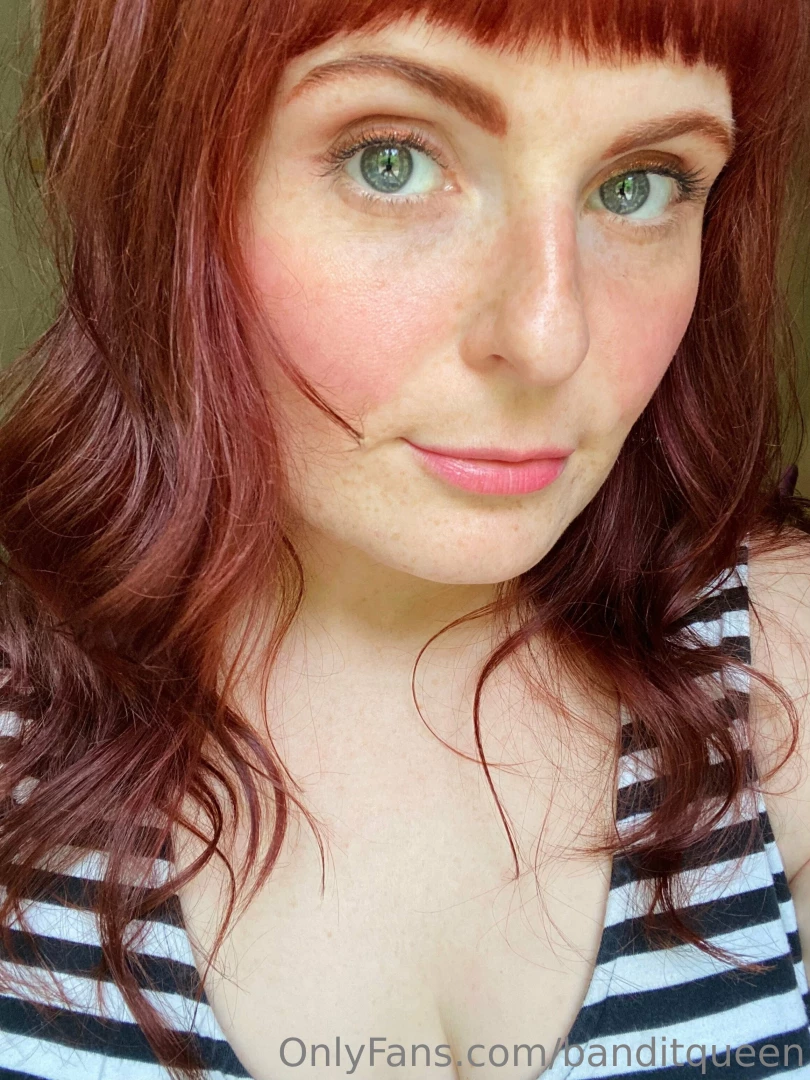 This milf deserves to have her pussy eaten for hours today swipe to part 2 