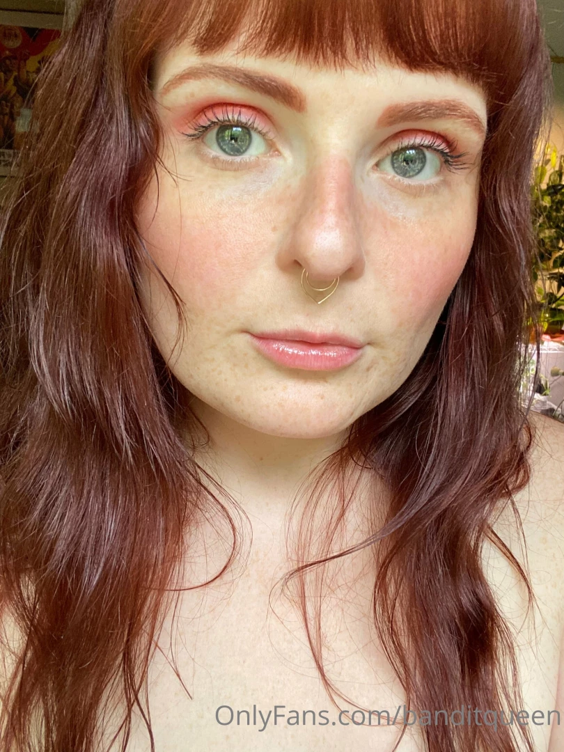 I wish you could ve woken me up by nuzzling my pussy with your lips 