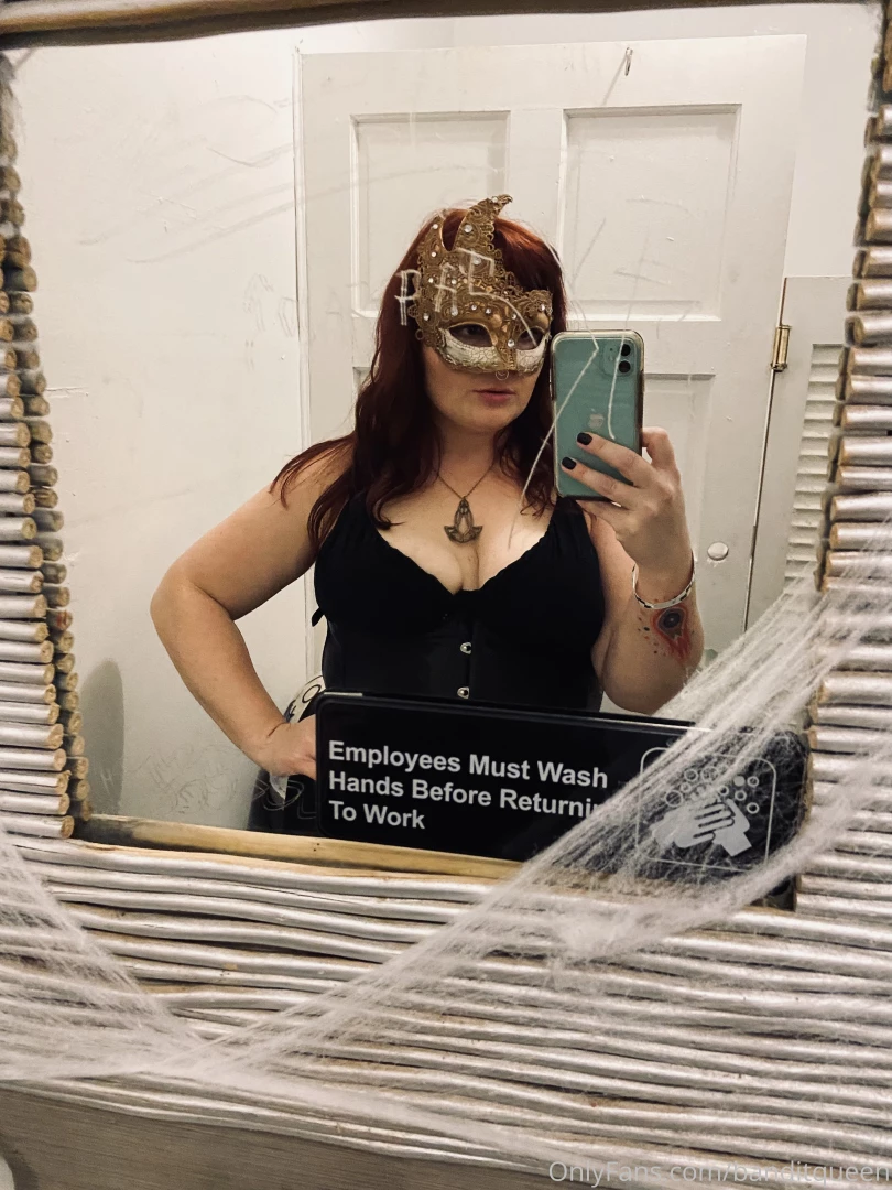 A sneaky video in the bar bathroom because i was feeling horny and part 2 