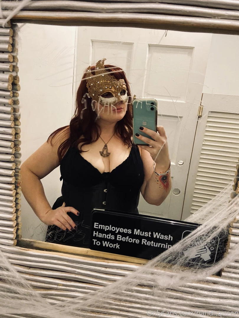 A sneaky video in the bar bathroom because i was feeling horny and part 5 