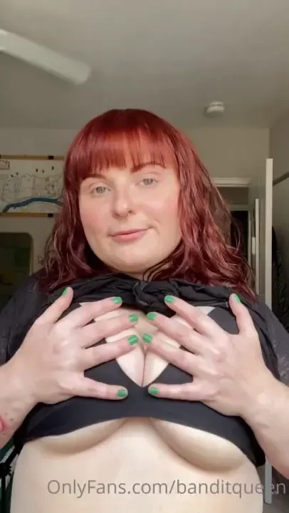 Lots of titty squeezing and bouncing in these clips 