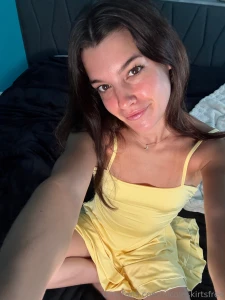 Who s gonna help me pick out a favorite dress for tonight if i end up