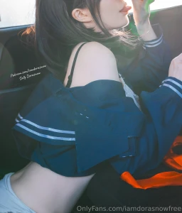 Yes it was too cold im holding my p33 in thats why i photoshoot in car part 2
