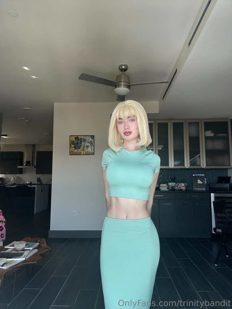 What do we think of the blonde hair come slide in my dms to tell me 