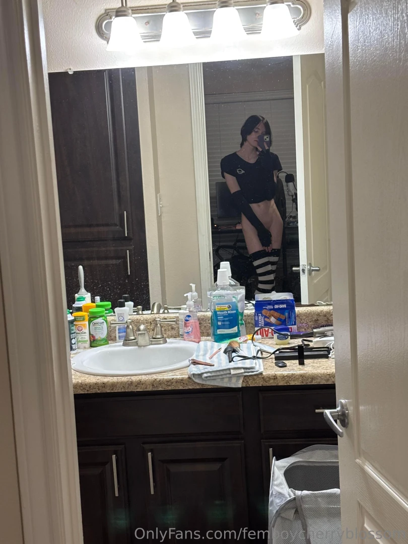 Mirror selfies part 145 