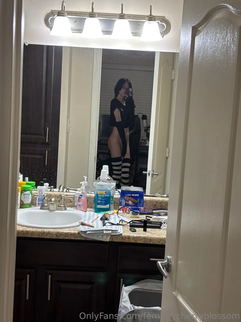 Mirror selfies part 148 