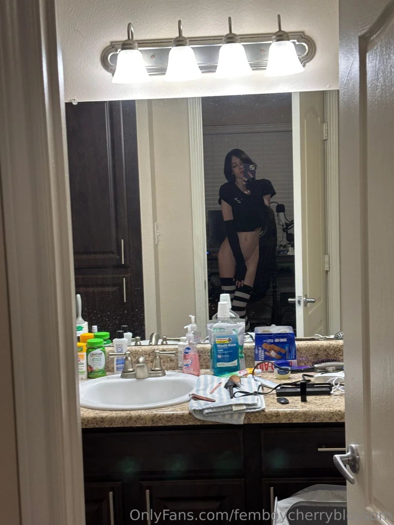 Mirror selfies part 147 