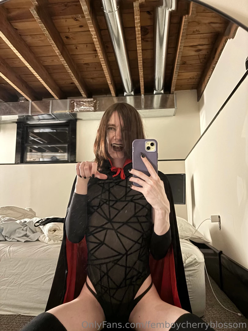 Happy halloween this vampire does show up in mirrors missed it by a part 1 