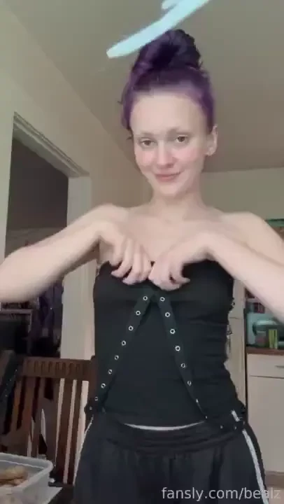Just flashing yall my lil tits to say hi while i run errands and go to part 1 