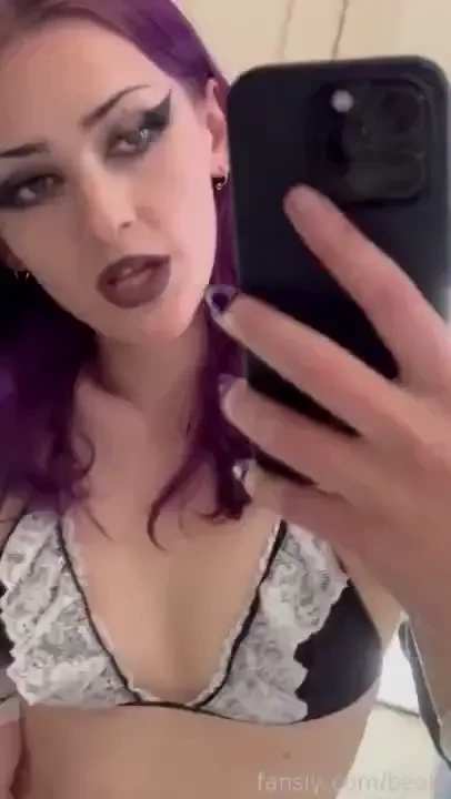 A little treat for everyone you can see my pussy in the mirror for a 