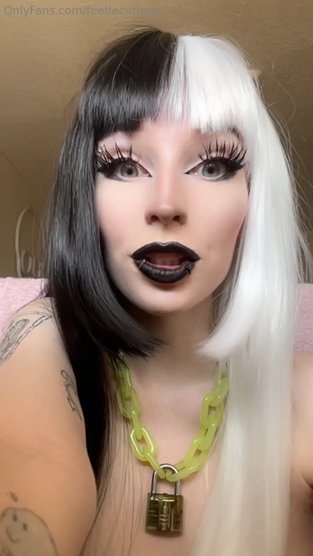 I haven t let my big fuck machine have its way with my ass in a while 