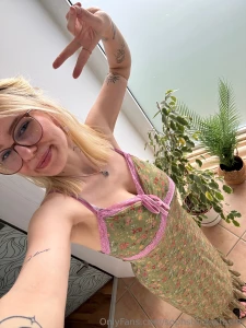 So hot right now in germany but i d need vitamin sea now too momentan