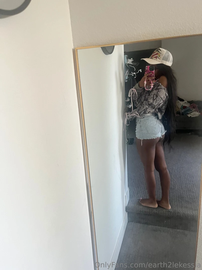 Ready to play a little with me 