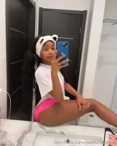 Can t blame you for staring