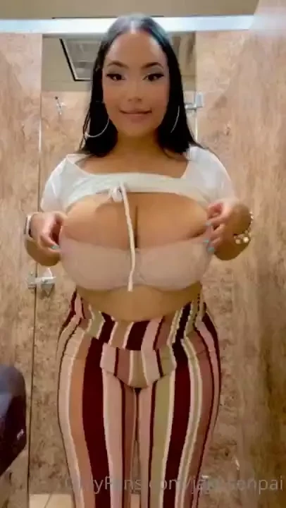 Omg so i went to lunch at a restaurant and as i was heading to the 