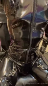 I work while enduring the remote control of a vibrator