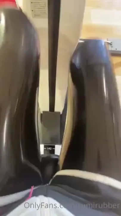 I m working out at the gym now part 1 