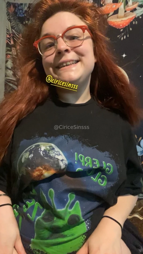 Sexy even in my big shirts hehe onlyfans com ciricesinsss 