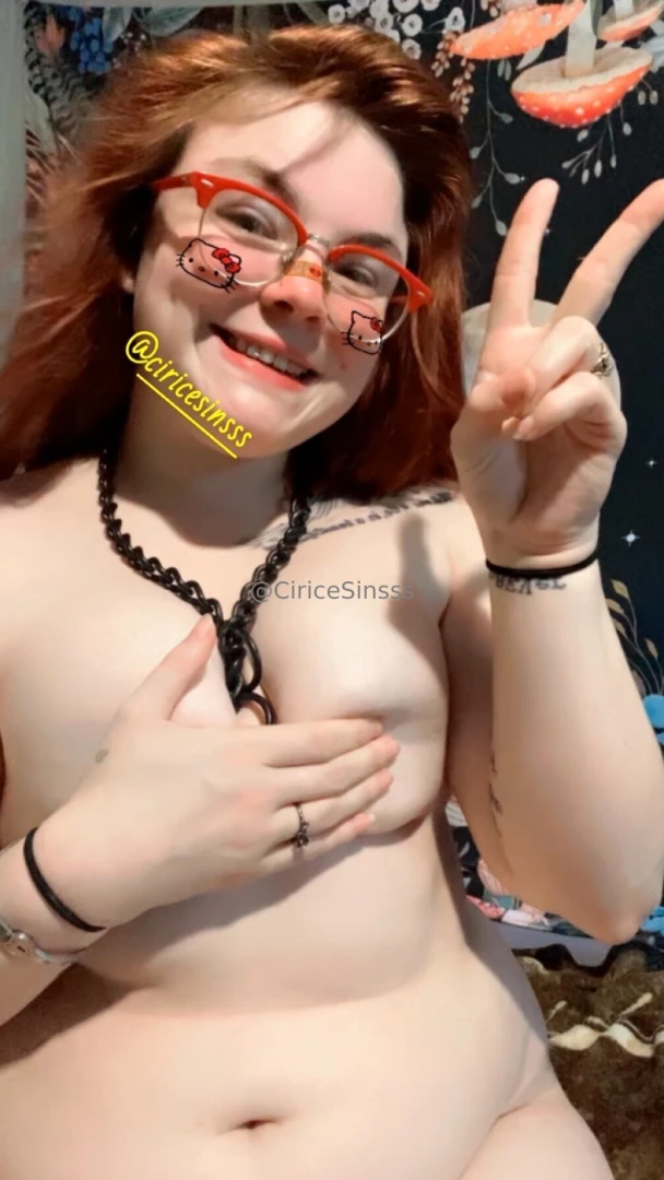 Red is so cute on me 