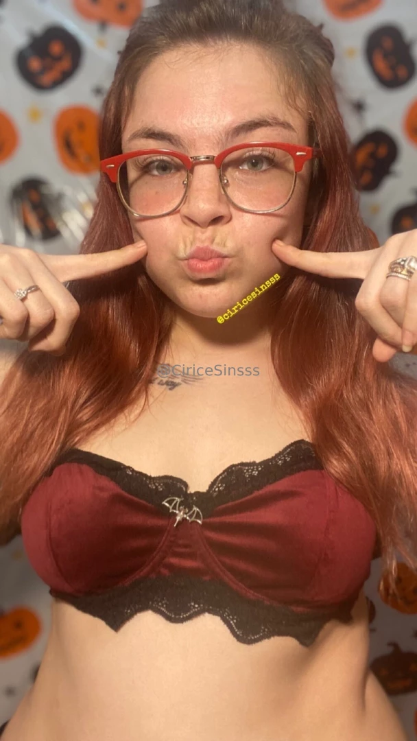 Get yourself a girl who can be sexy and goofy 