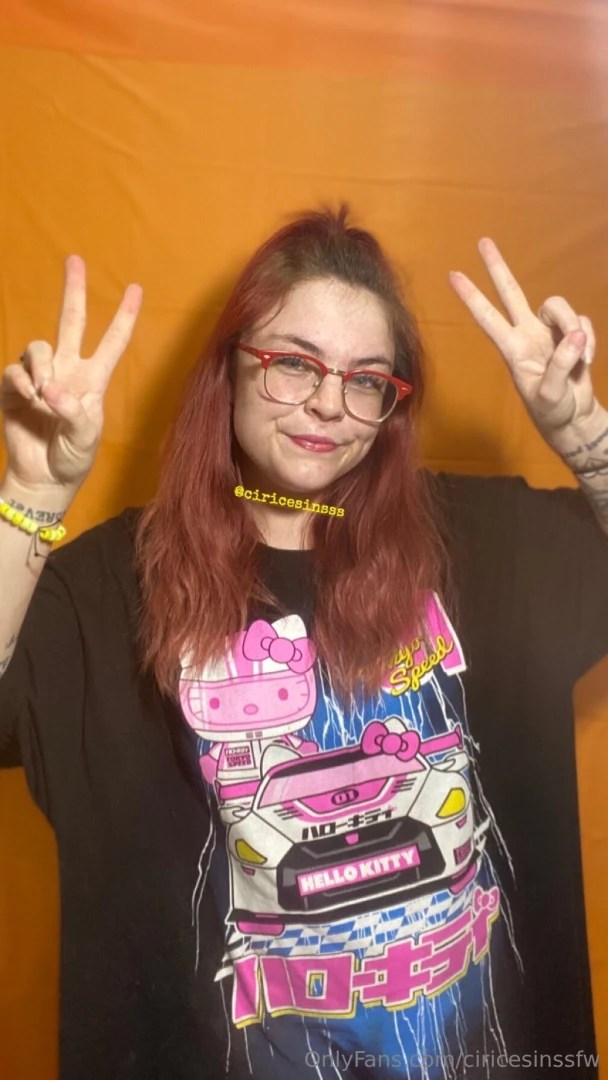 Cute even in my baggy shirts ciricesinsss nbsp 