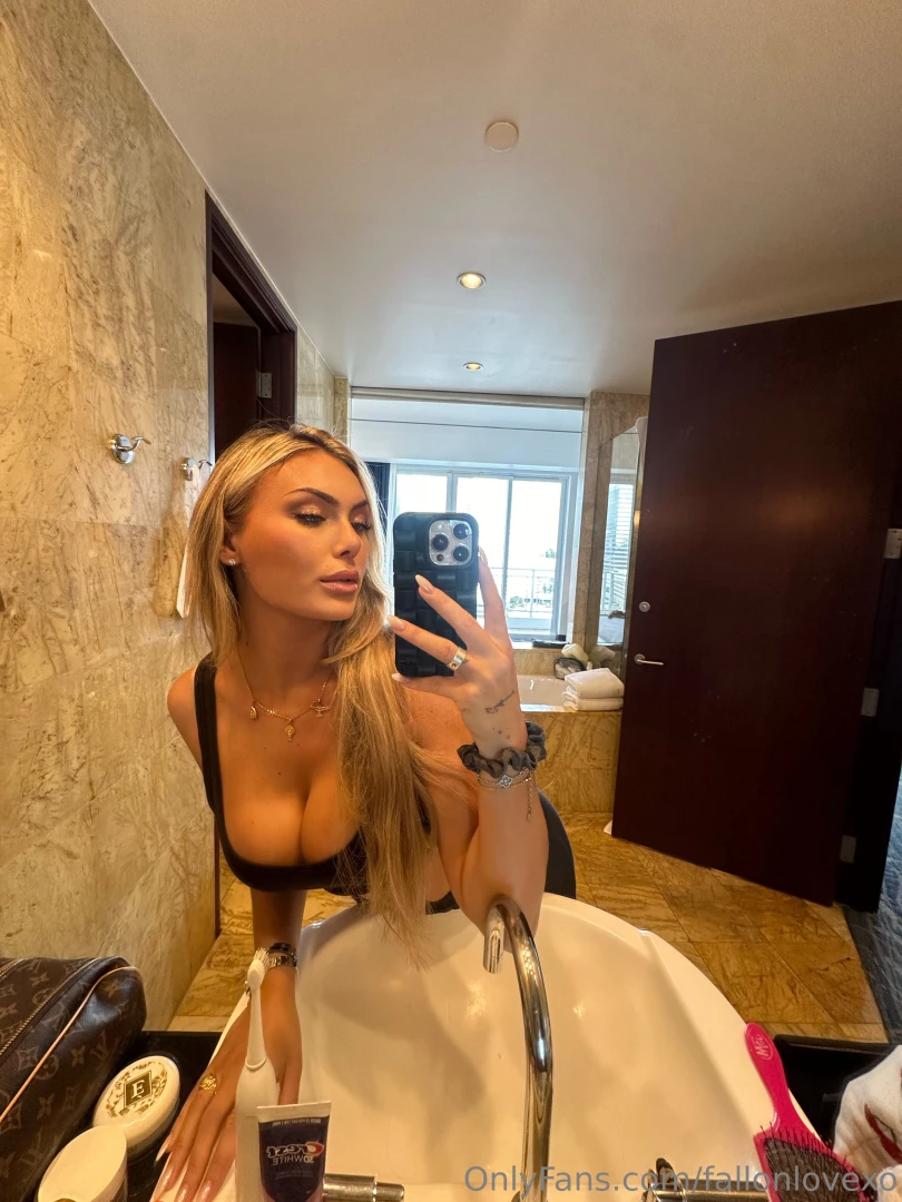 Why aren t you in my dms rn 