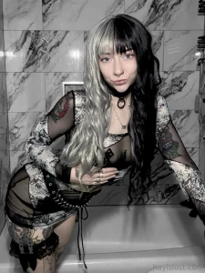 Did ya see this cute outfit i wore today wanna see me ride my 11 inch part 1