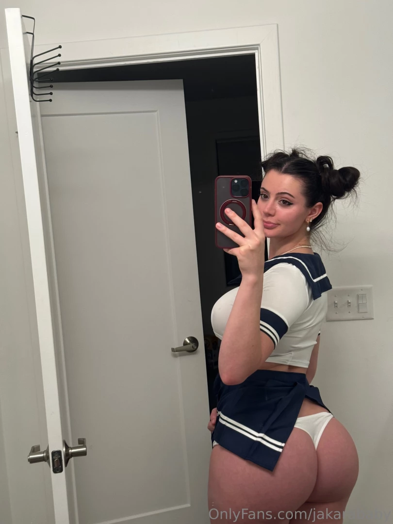 I wanna dance on your tongue 