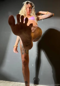 Lo vorresti questo bel piede sopra