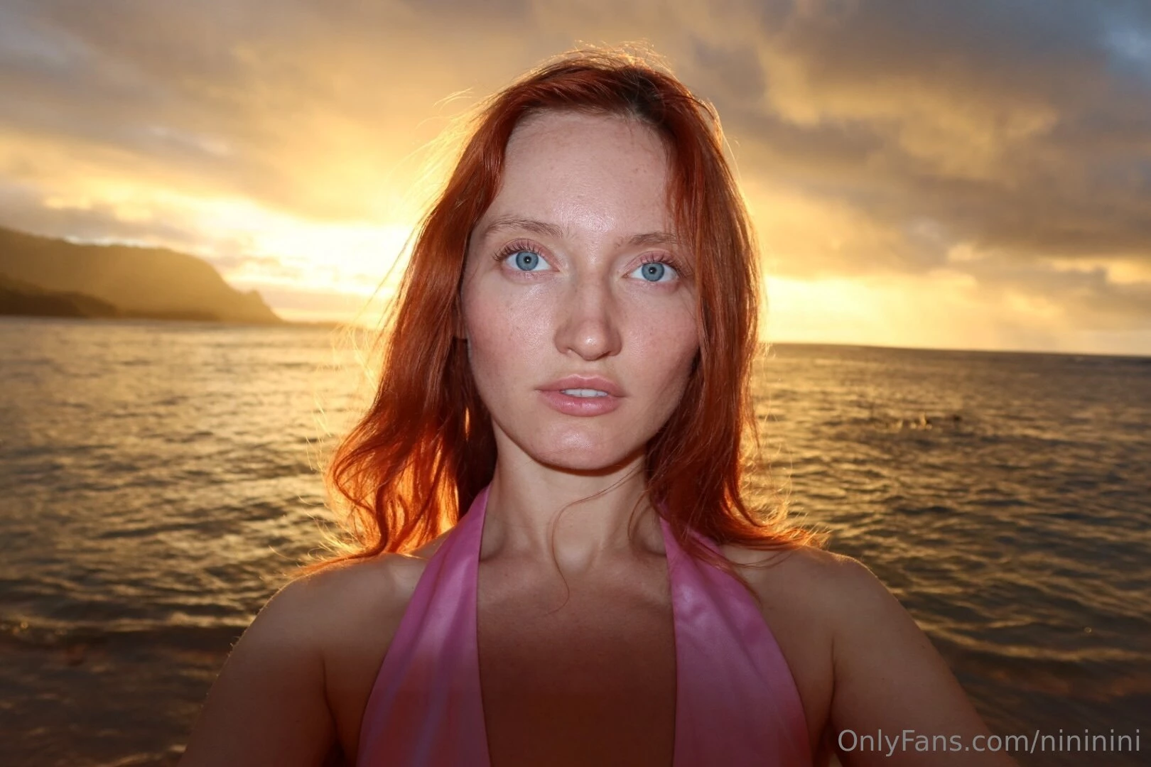 Join me in hawaiian bloody sunset under tropical rain 