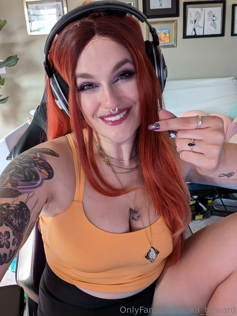 Im gonna stream on twitch right meow so cum and join me 4 30 pm 