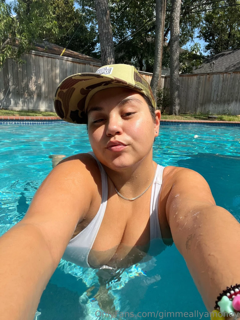 Go check out the pic series i sent in your dms 