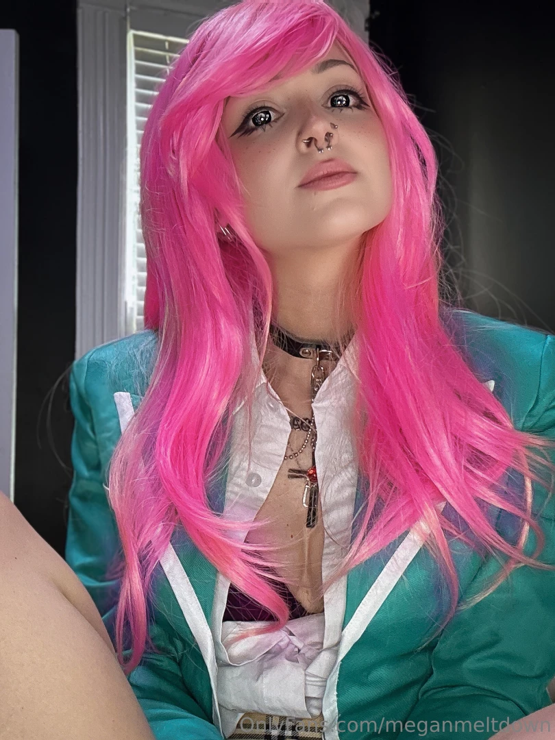 Goodnight inbox me your customs requests from my tip menu to wake up 