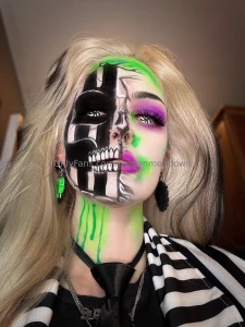 Just a quick behind the scenes of my new beetle juice look i just did