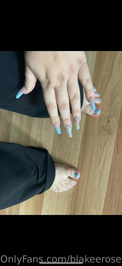 I think blue toes and nails are my favourite 