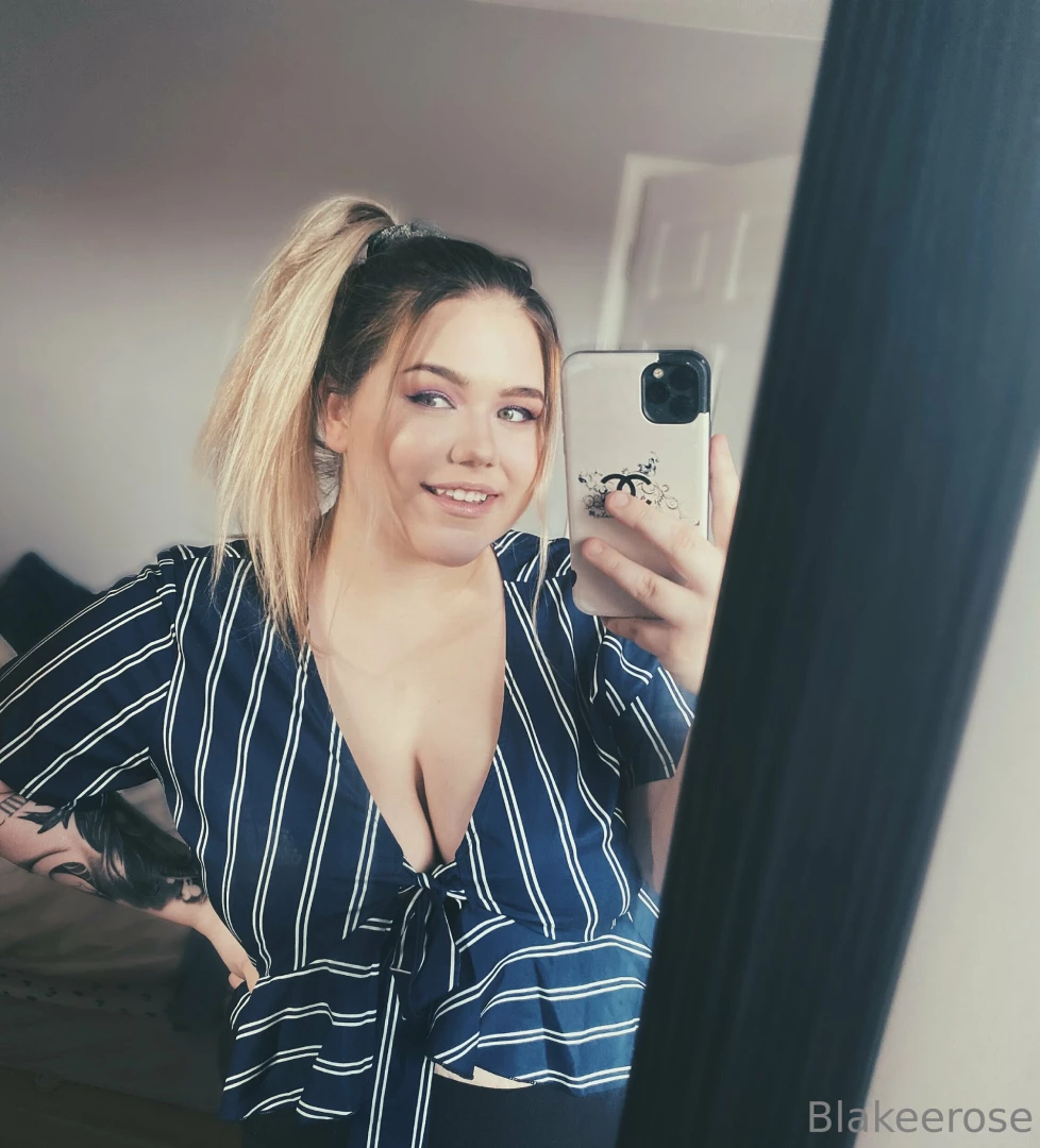 Lowkey missing my blonde hair 