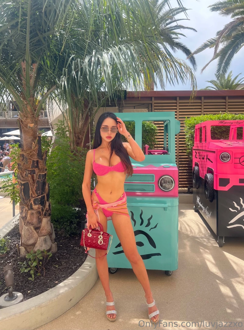 Here are all 5 of my hottest pics just for you now show me some love 