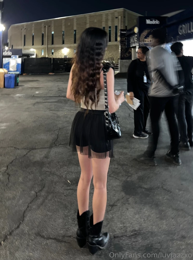 Tip if you think my boobs look hot here 