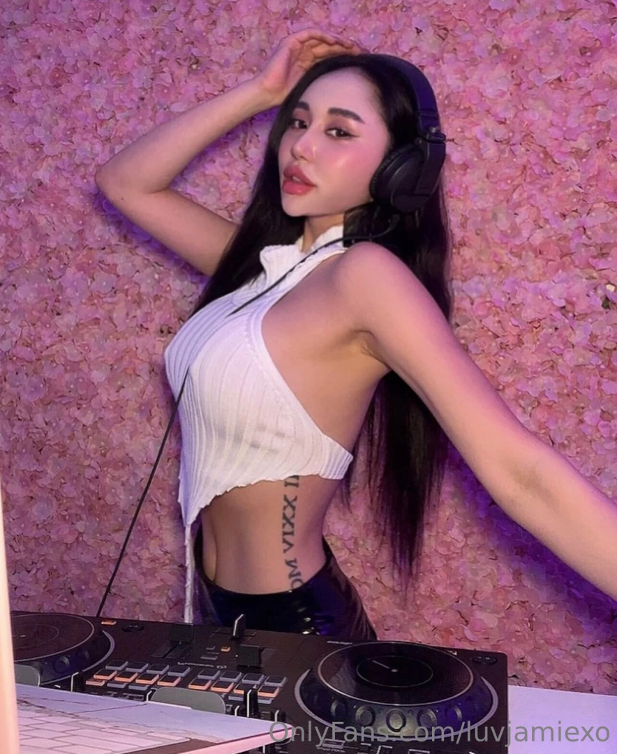 Need help brainstorming dj names any suggestions 