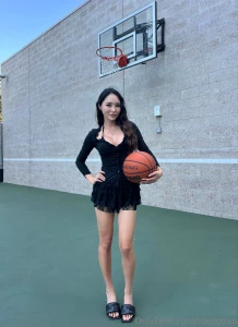Steph curry with the shot ok now that i got ur attention you can turn