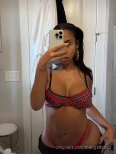 What you wanna eat boo let me feed you