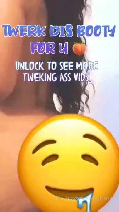 Topless twerking shaking the fattest ass on of pullin down my panties 