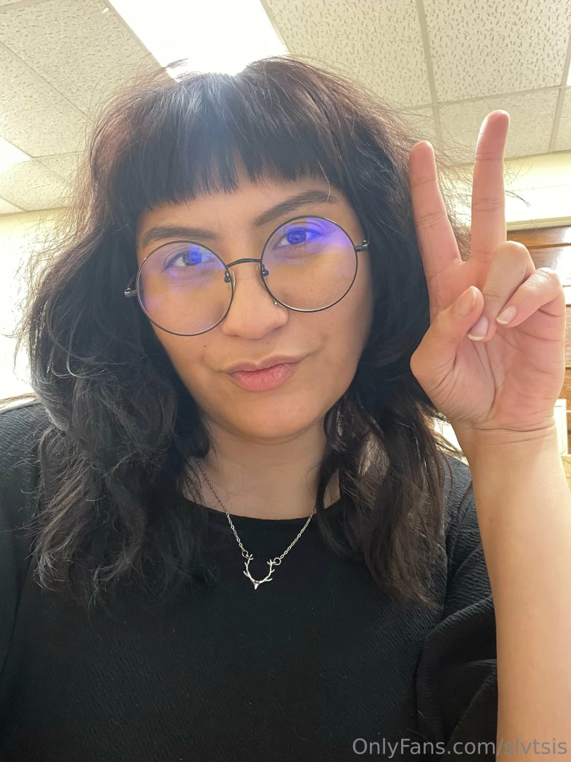 Hi im very horny at work 