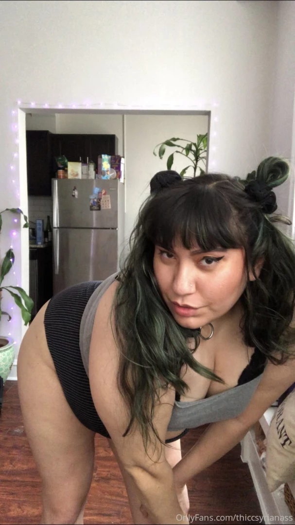 Hi sorry i didnt post yesterday but heres some cute lil stills vid part 1 