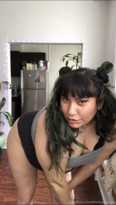 Hi sorry i didnt post yesterday but heres some cute lil stills vid part 1